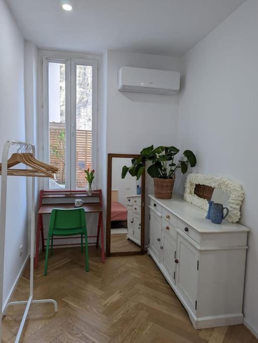 T2 Cosy Avec Terrasse Et Parking Appartement Marseilles Buitenkant foto